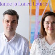 Valokuva miehestä ja naisesta vierekkäin taustallaan värikäs maalaus. Kuvan yläreunassa teksti Janne ja Laura Laurila.