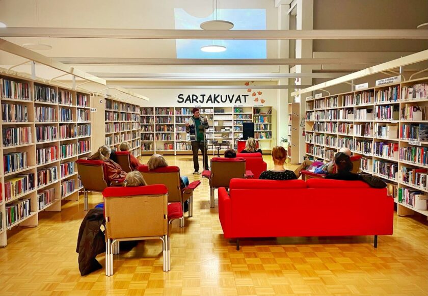 Runorentoutus kirjastossa.