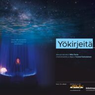 Kuvassa vasemmalla punahiuksinen nuori tyttö istuu pyöreässä vuoteessa, jota ympäröi harsomainen verho. On pimeää, tytön kädessä on kännykkä joka valaisee tytön kasvot. Tytön vieressä on pyöreä lamppu. Kuvassa oikealla näkyy tietokoneella kirjoitettu teksti Yökirjeitä ja sen perässä näkyy tietokoneen kursori. Alla tekstit 